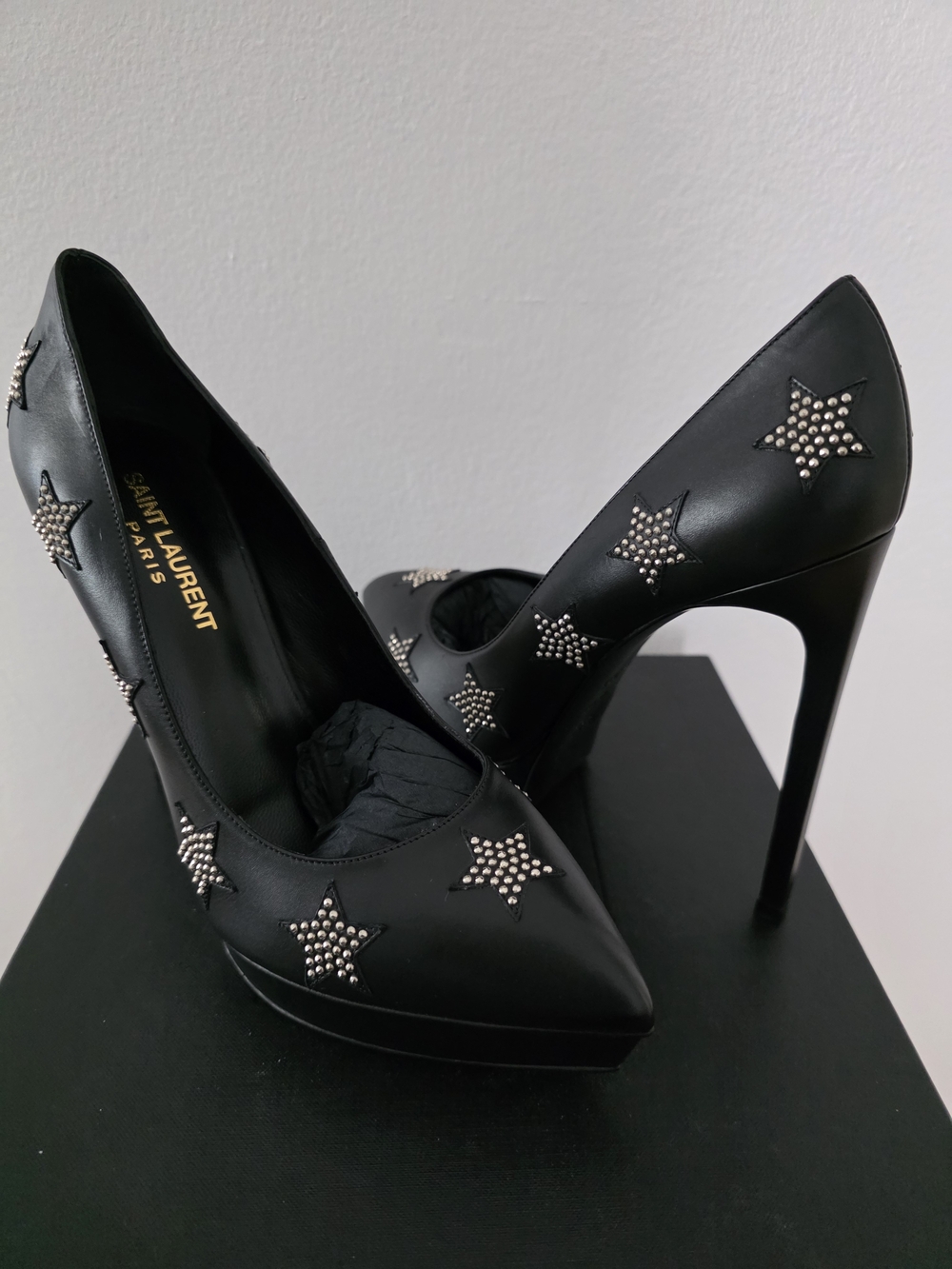 Saint Laurent Janis Embellished Pumps